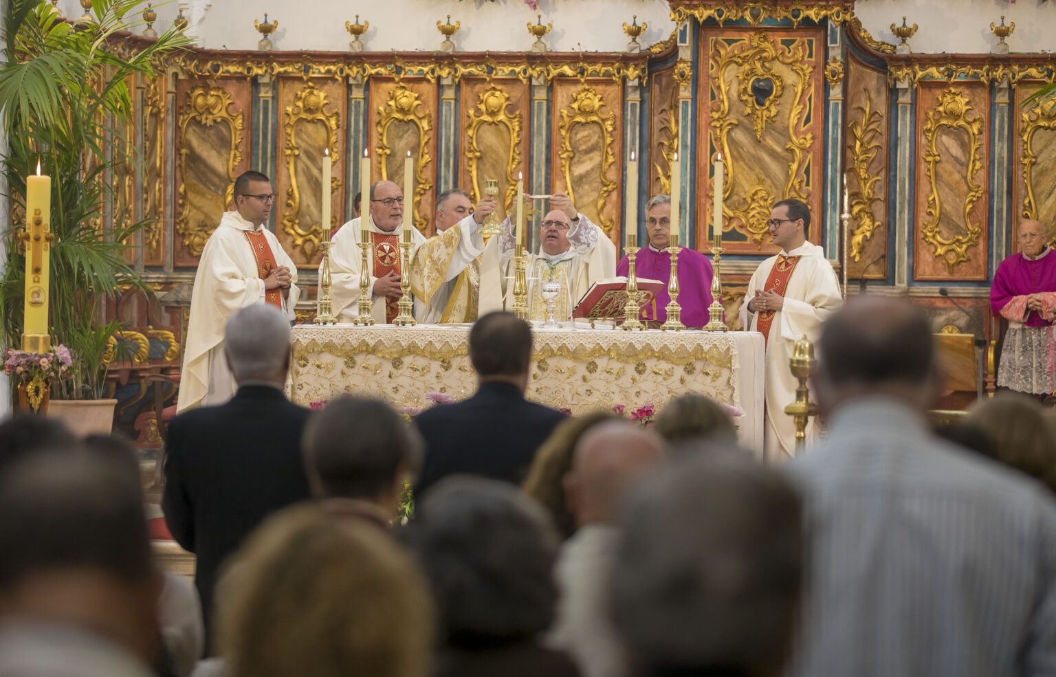 El obispo de Huelva exclama el Aleluya al que señala ser el canto de