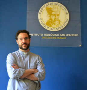 Isaac Moreno Sanz es el director del Instituto Teológico San Leandro de Huelva