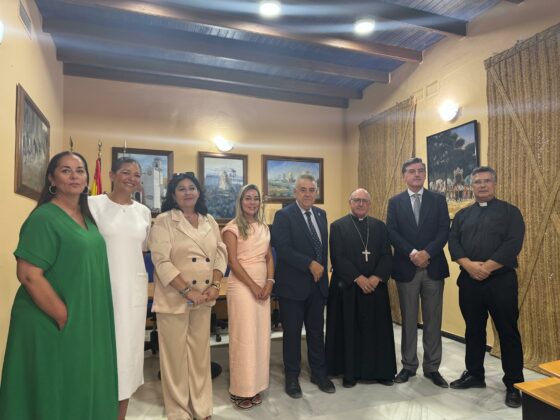 Almonte y la Diócesis de Huelva firman un protocolo para la creación de una Casa Diocesana de Espiritualidad y Peregrinación en El Rocío