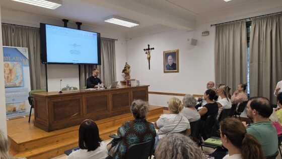 Más de 200 catequistas participan en el inicio del Curso de Formación Teológico-Pastoral en el Seminario Diocesano de Huelva