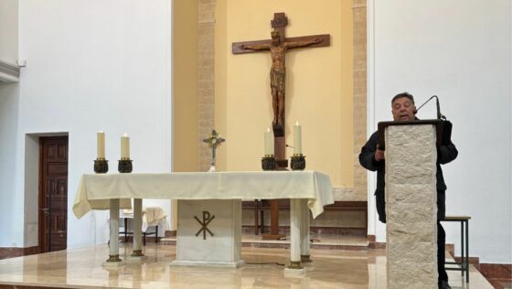 El clero diocesano celebra su retiro de Adviento en el Seminario de Huelva
